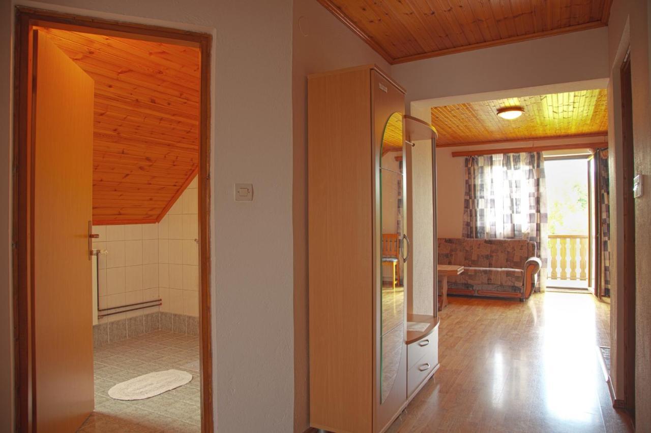 ゲストハウス ザフラン スモーヤナク 部屋 写真