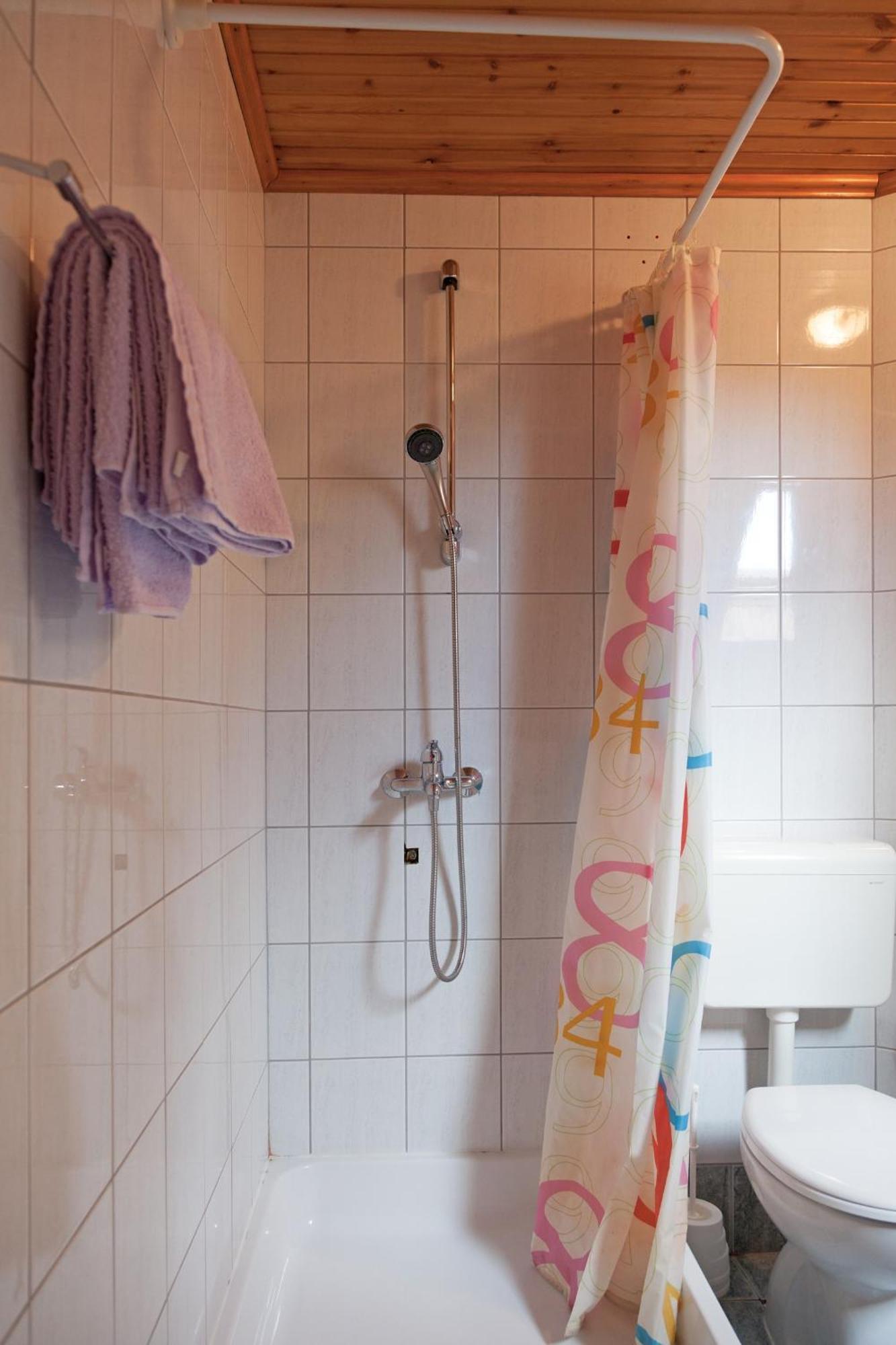 ゲストハウス ザフラン スモーヤナク 部屋 写真
